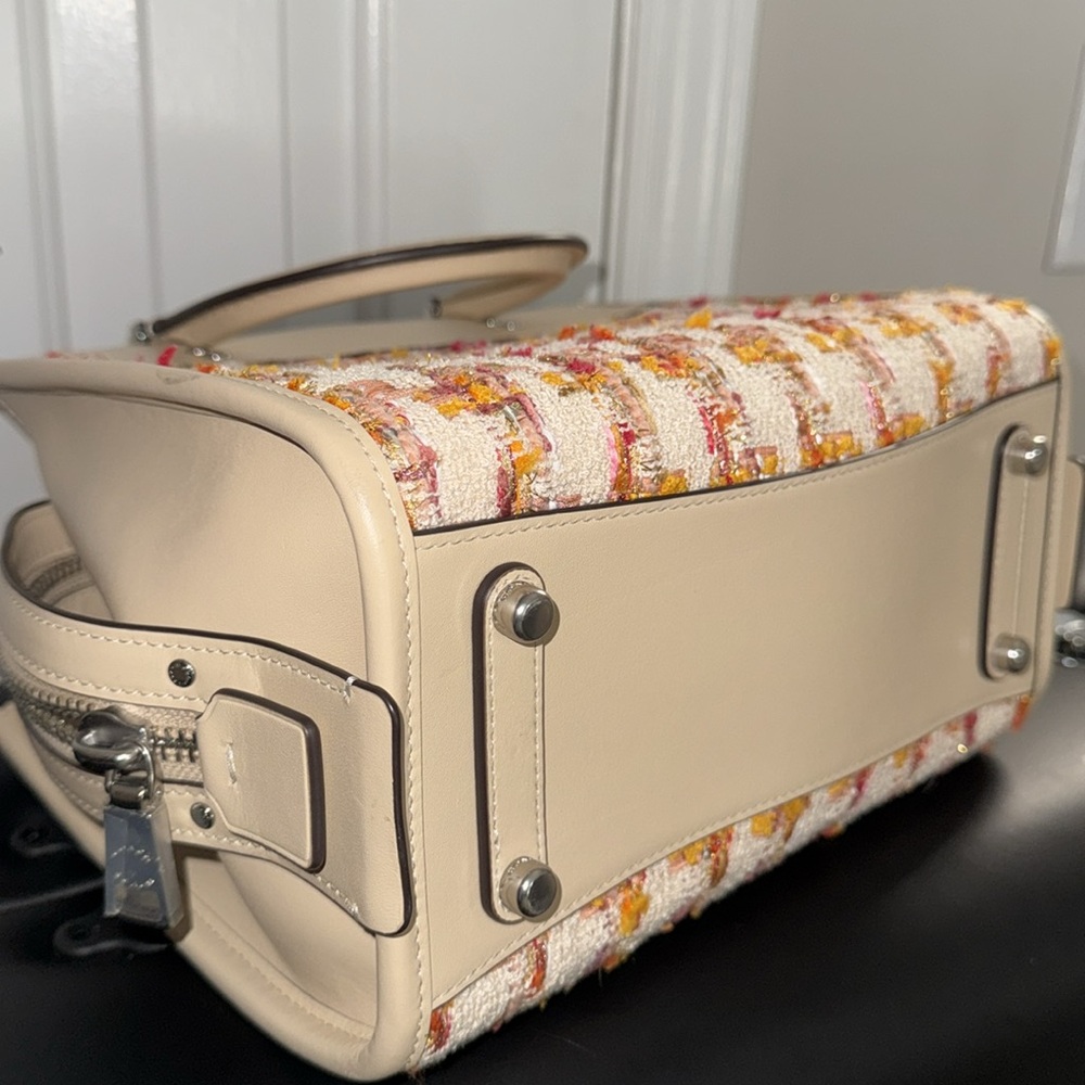 Must Go! Rouge Tweed Coach 25 - Picture 4 of 5